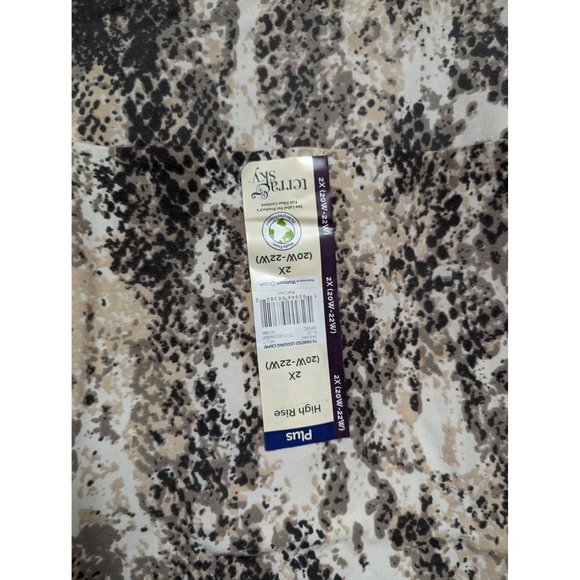 Terra and Sky Womens Leggings Size 2X Snake Skin Print High Rise Capri Leggings - Picture 2 of 3